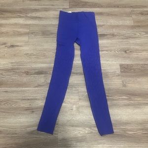Beautiful, royal blue leggings from Fabletics!